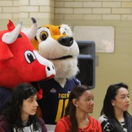 Mav U mascot