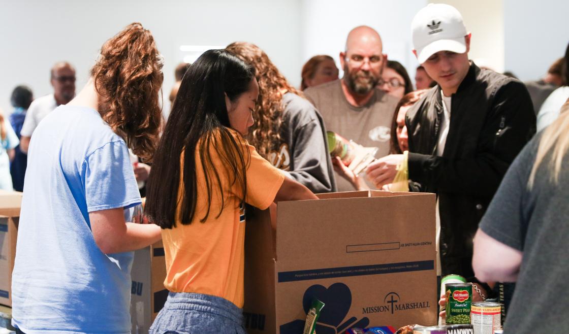 ETBU families to the Hill for annual Family Weekend fellowship