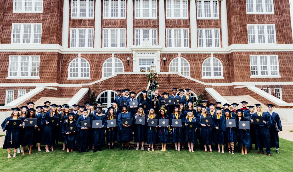 132 graduates conferred during ETBU’s Fall 2021 Commencement East
