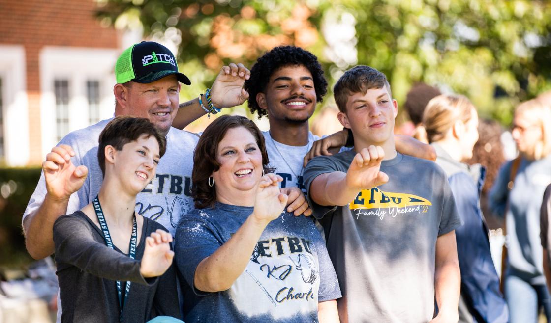 ETBU families connect with campus during 2022 Family Weekend East