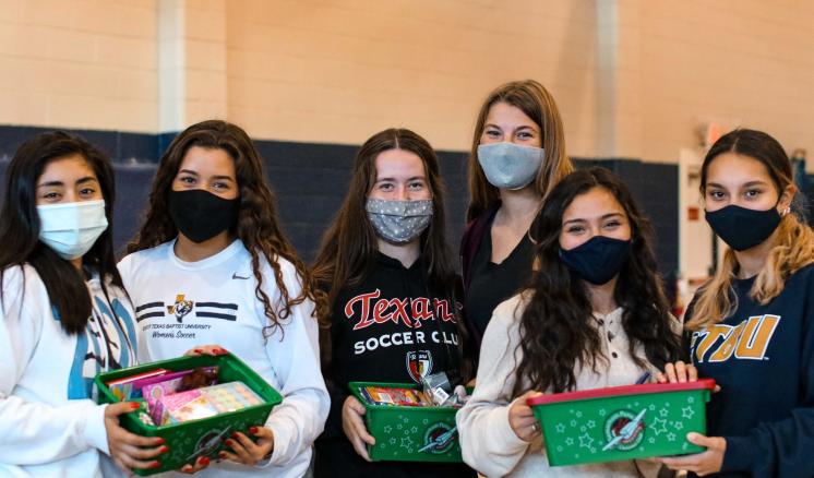 2020_operation_christmas_child_img_1 ETBU shares holiday cheer locally and globally