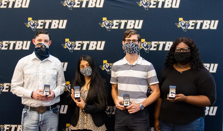 ETBU recognizes graduating seniors during ring blessing ceremony