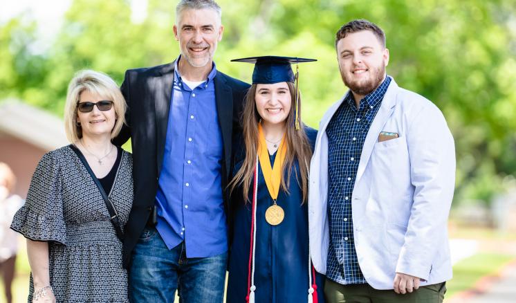 2021_spring_commencement_img_10