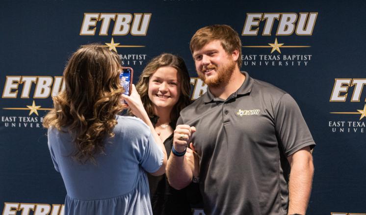 62 graduating seniors receive ETBU ring during Ring Blessing ceremony