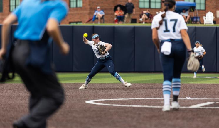 20240523_softball_super_regional_game_1_0606