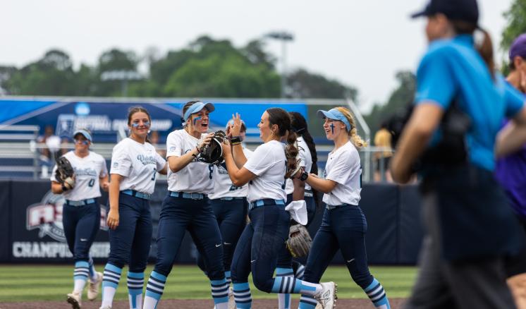 20240523_softball_super_regional_game_1_0618