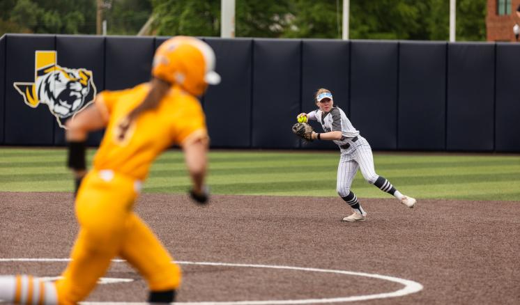 2024_ncaa_diii_softball_national_championship_may_31_etbu_vs._rowan_0111