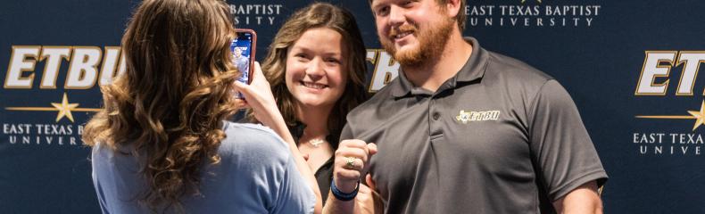 62 graduating seniors receive ETBU ring during Ring Blessing ceremony